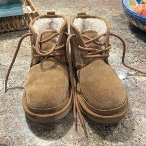 Ugg youth neumel size 2 chestnut